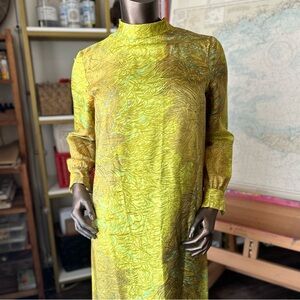 Saks Fifth Avenue | Dresses | Vintage Saks Fifth Ave Long Sleeved Lined Green Silk Shift Dress M | Poshmark Saks Fifth Avenue | Dresses | Vintage Saks Fifth Ave Long Sleeved Lined Green Silk Shift Dress M | Poshmark
